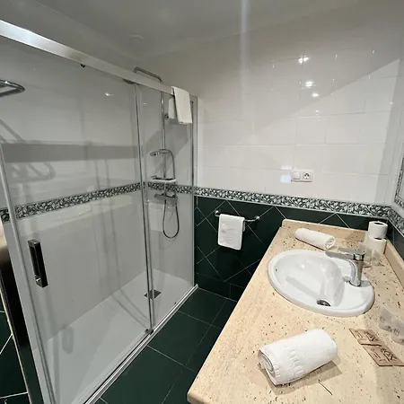 Lemon Tree Corazon De Grupo Ac Gestion 加的斯