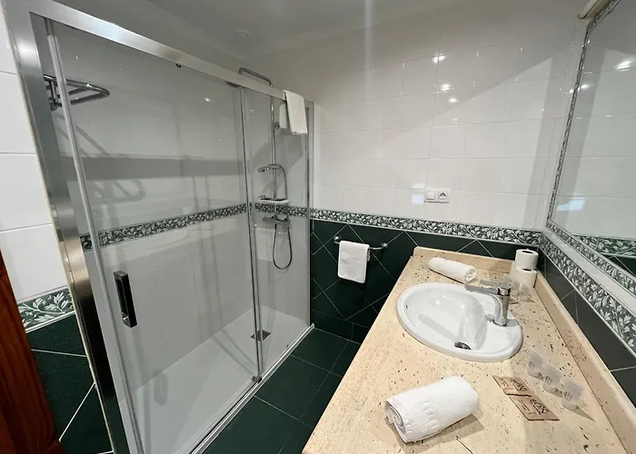 Lemon Tree Corazon De Grupo Ac Gestion Кадіс